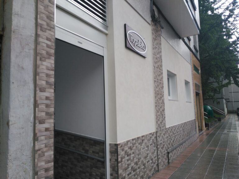 Topaleku entrada2 768x576